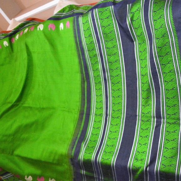 *** PRETTY GREEN KANJEEVARAM PURE SILK  SARI PEACOCK MOTIFS + FREE GIFT* - Picture 6 of 9
